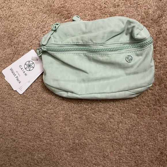 GAIAM WAIST PACK - Picture 1 of 8